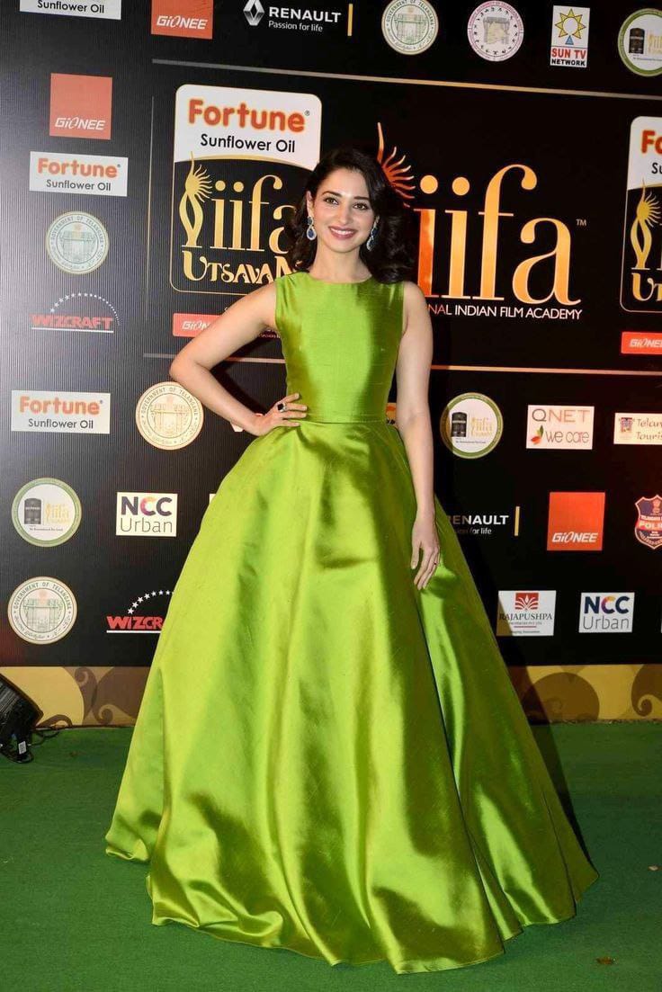 Tapeta Silk Gown
