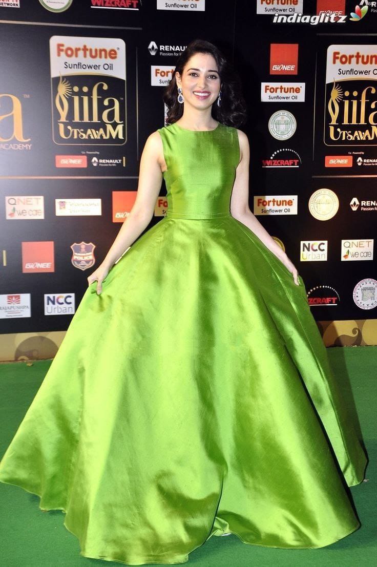 Tapeta Silk Gown