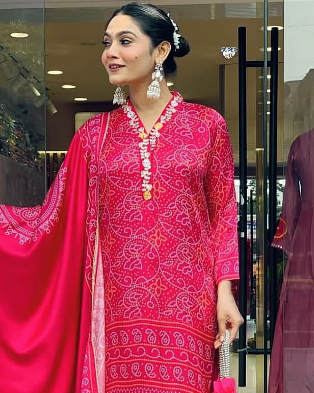 NAVYA (7013)