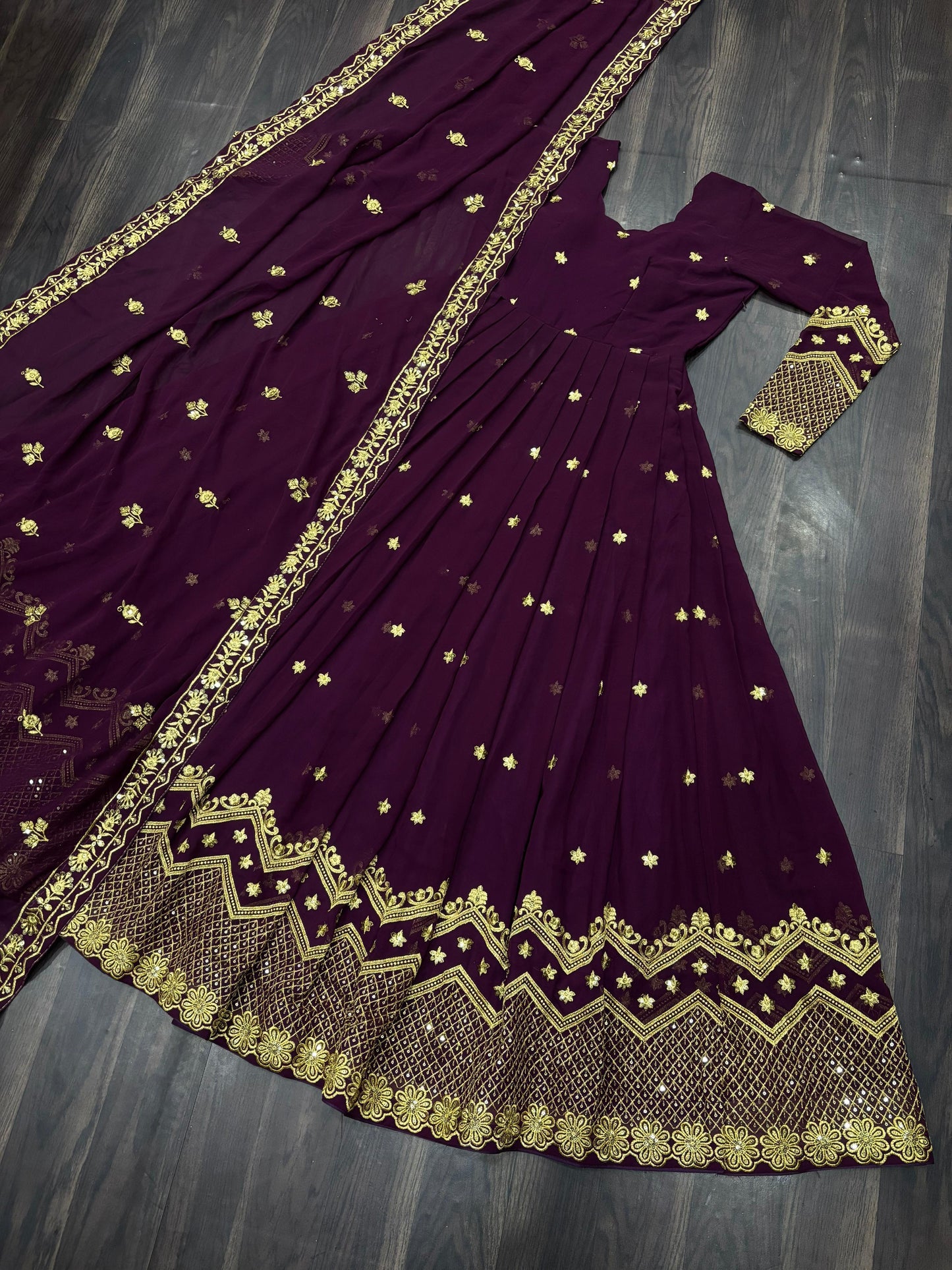 DESIGNER READYMADE GOWN