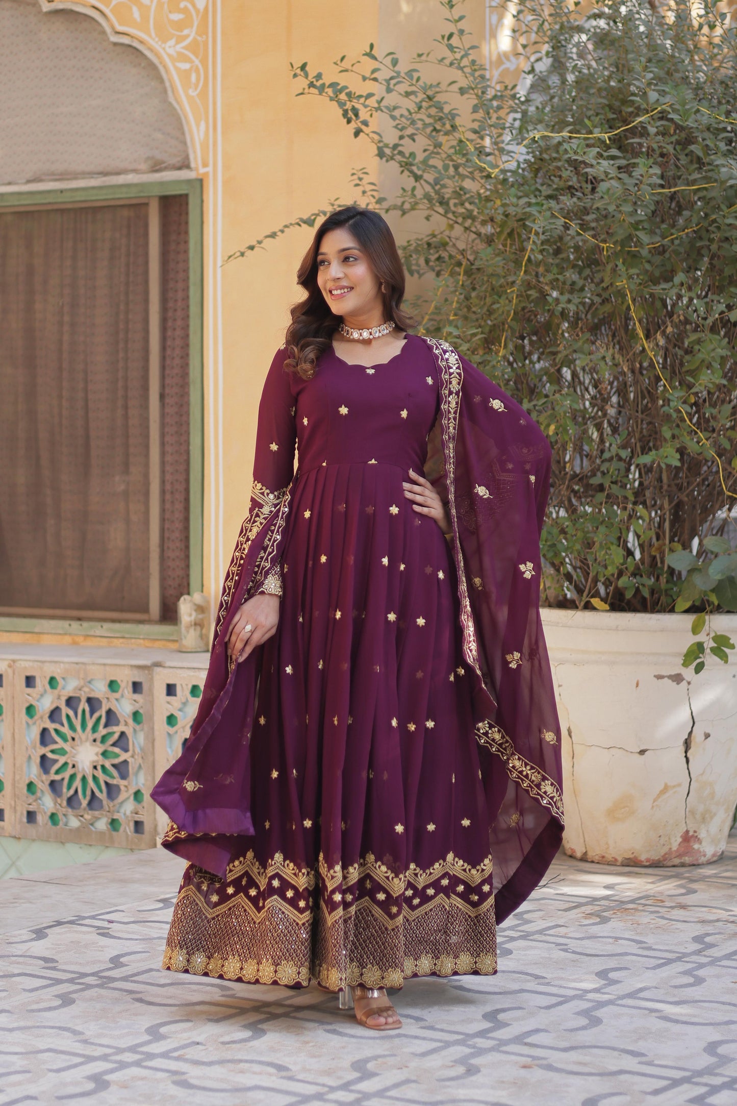 DESIGNER READYMADE GOWN