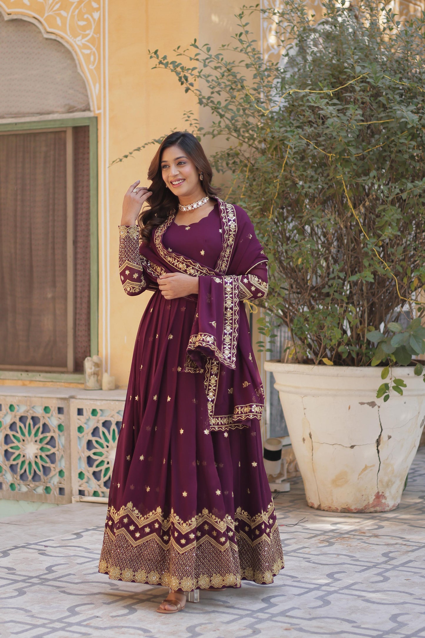 DESIGNER READYMADE GOWN