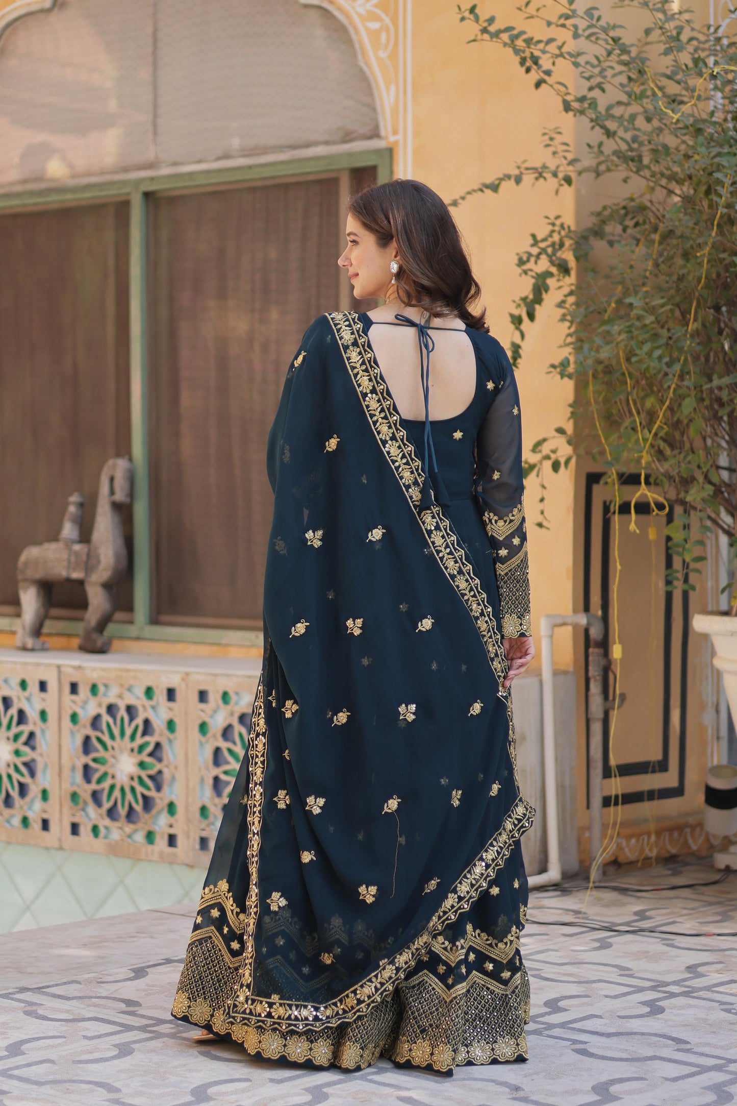 DESIGNER READYMADE GOWN