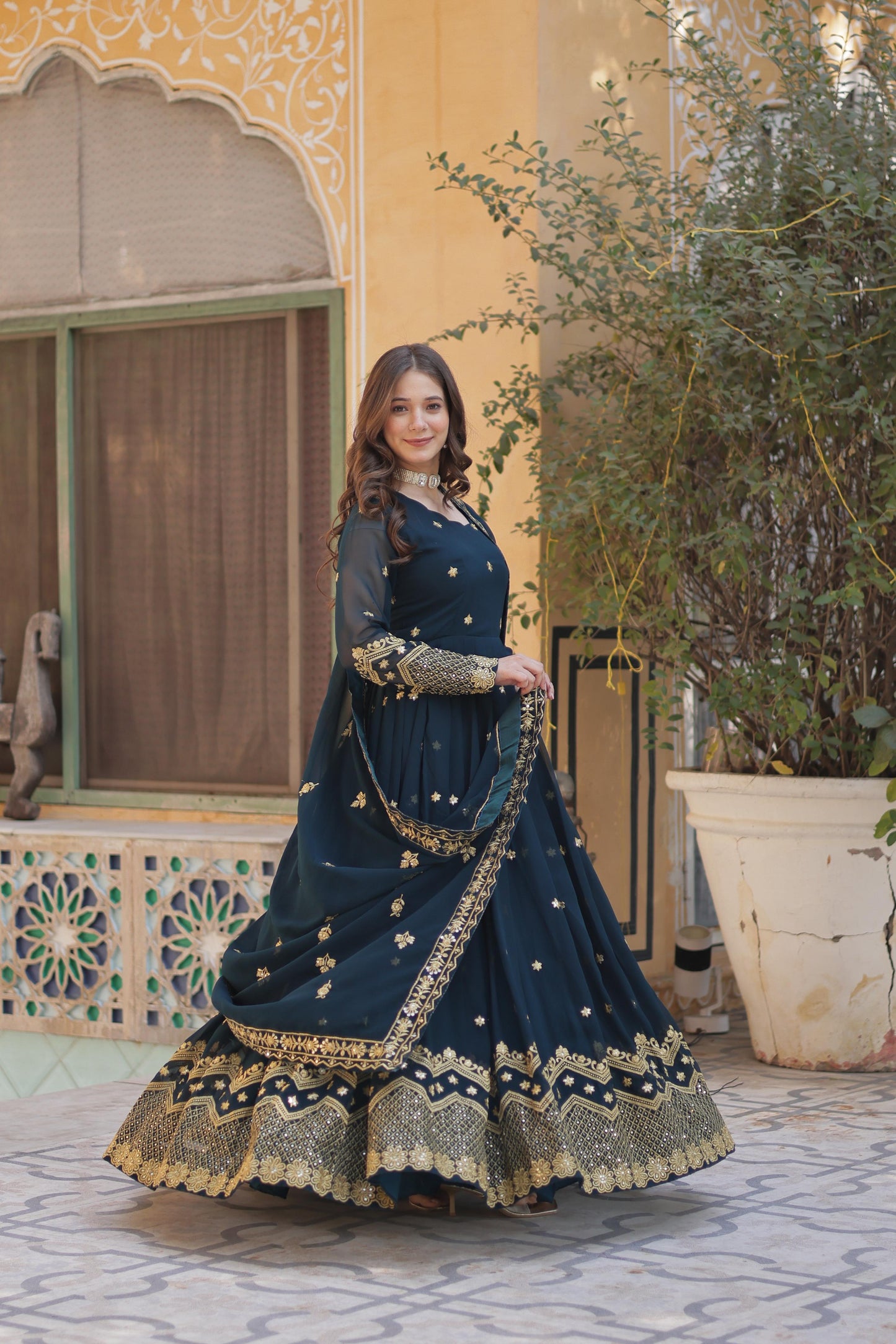 DESIGNER READYMADE GOWN