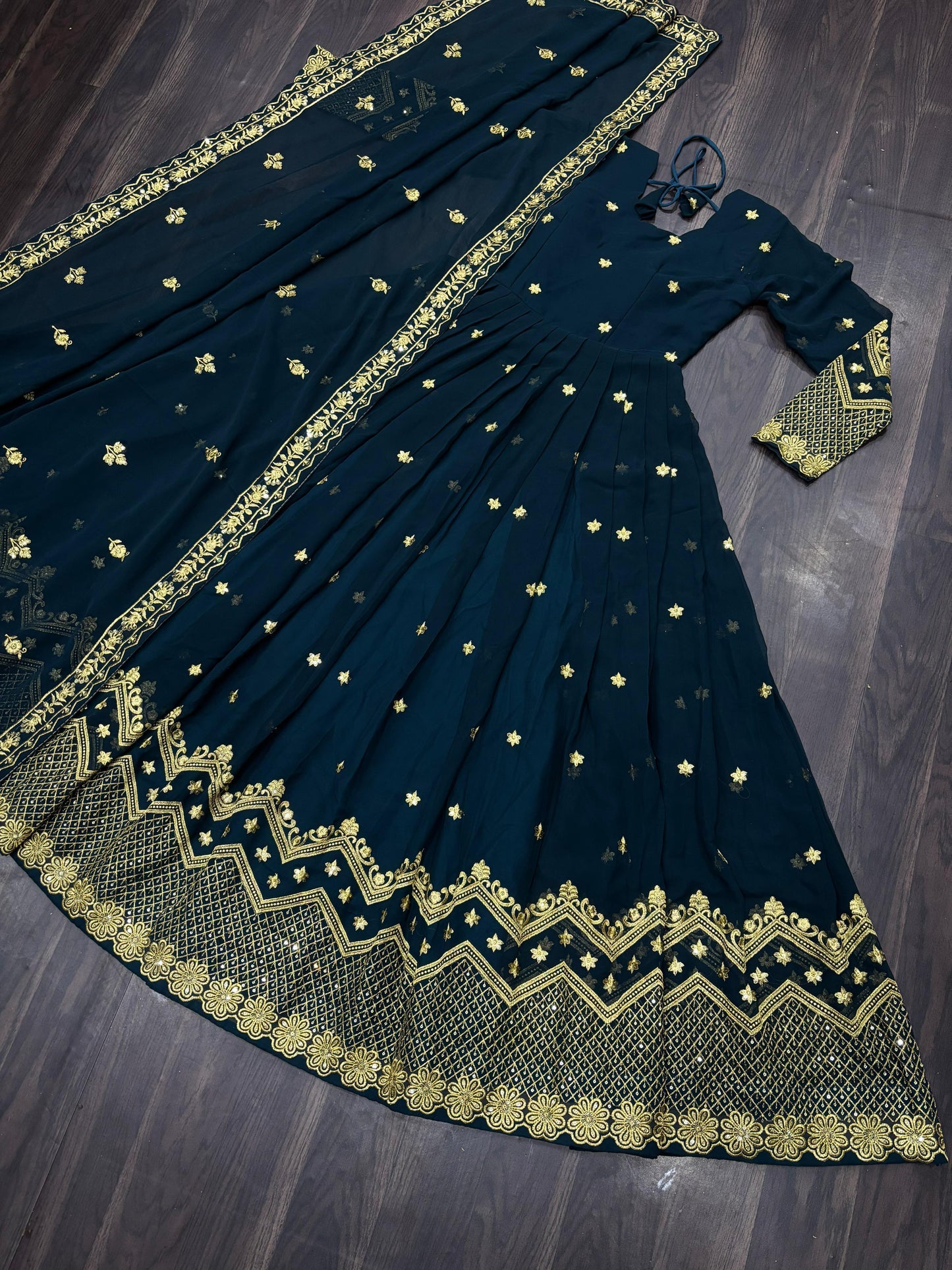 DESIGNER READYMADE GOWN