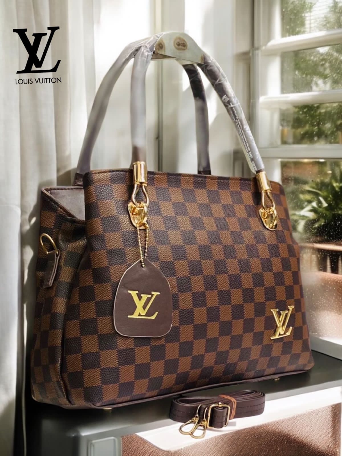 LOUIS VUITTON