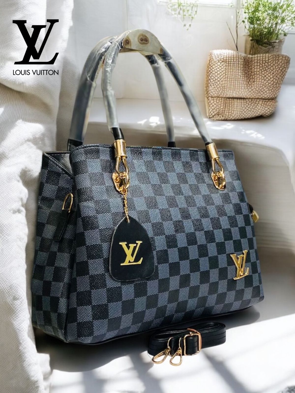 LOUIS VUITTON