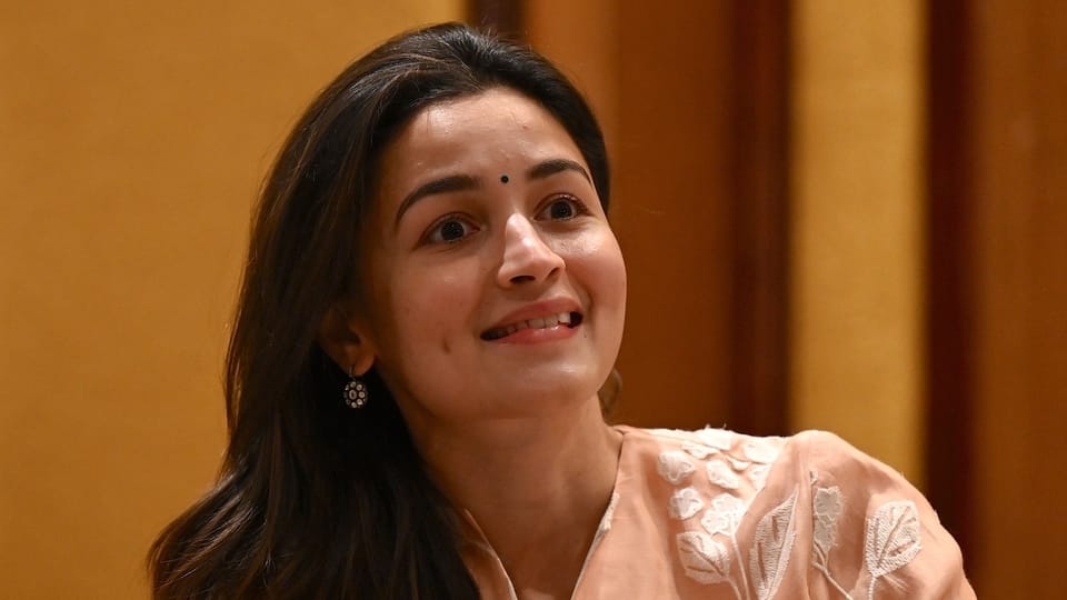 Alia Bhatt Kurti Set