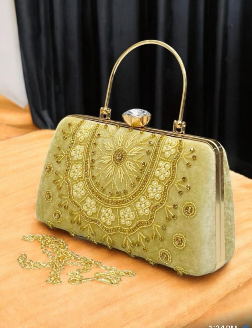 BRIDAL CLUTCH
