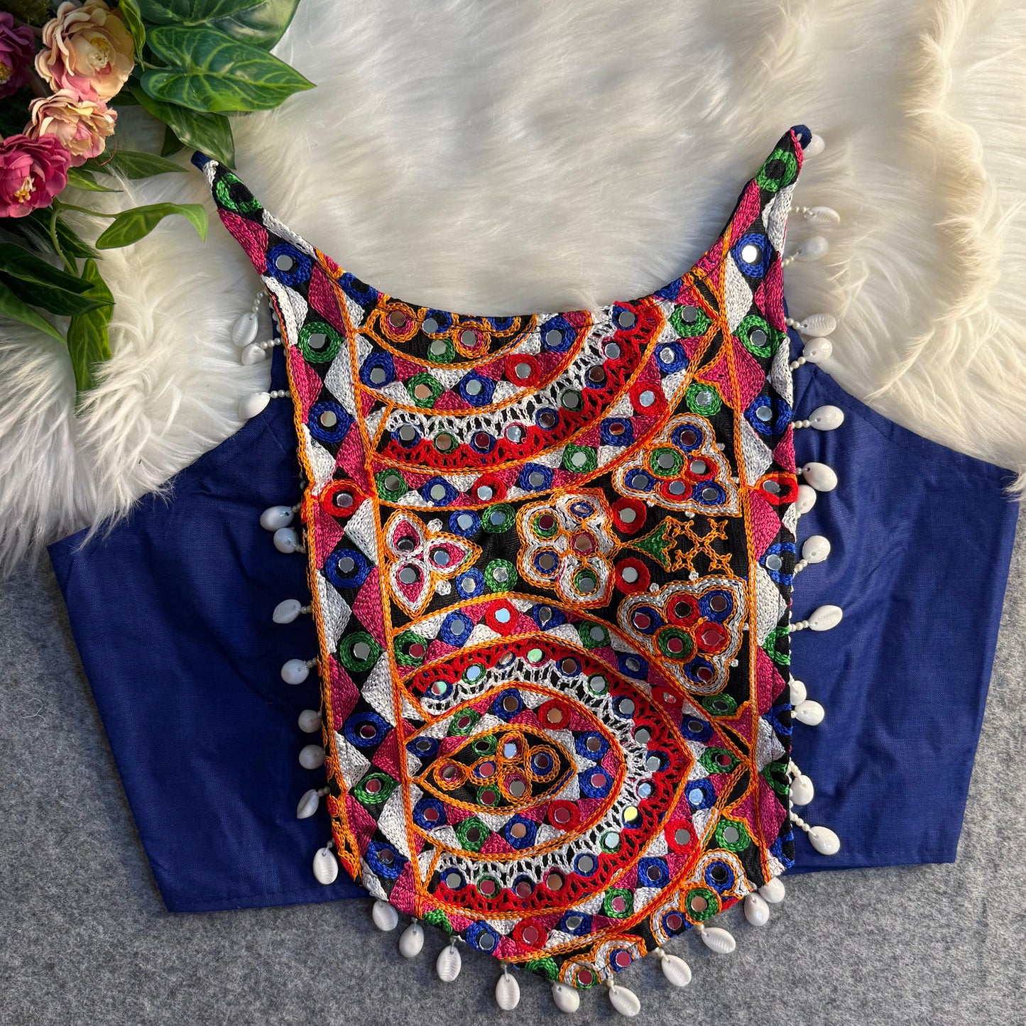 SPAGHETTI STYLE REAL SHELL BLOUSE