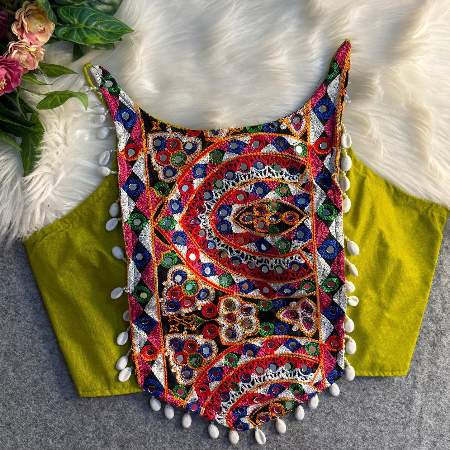 SPAGHETTI STYLE REAL SHELL BLOUSE
