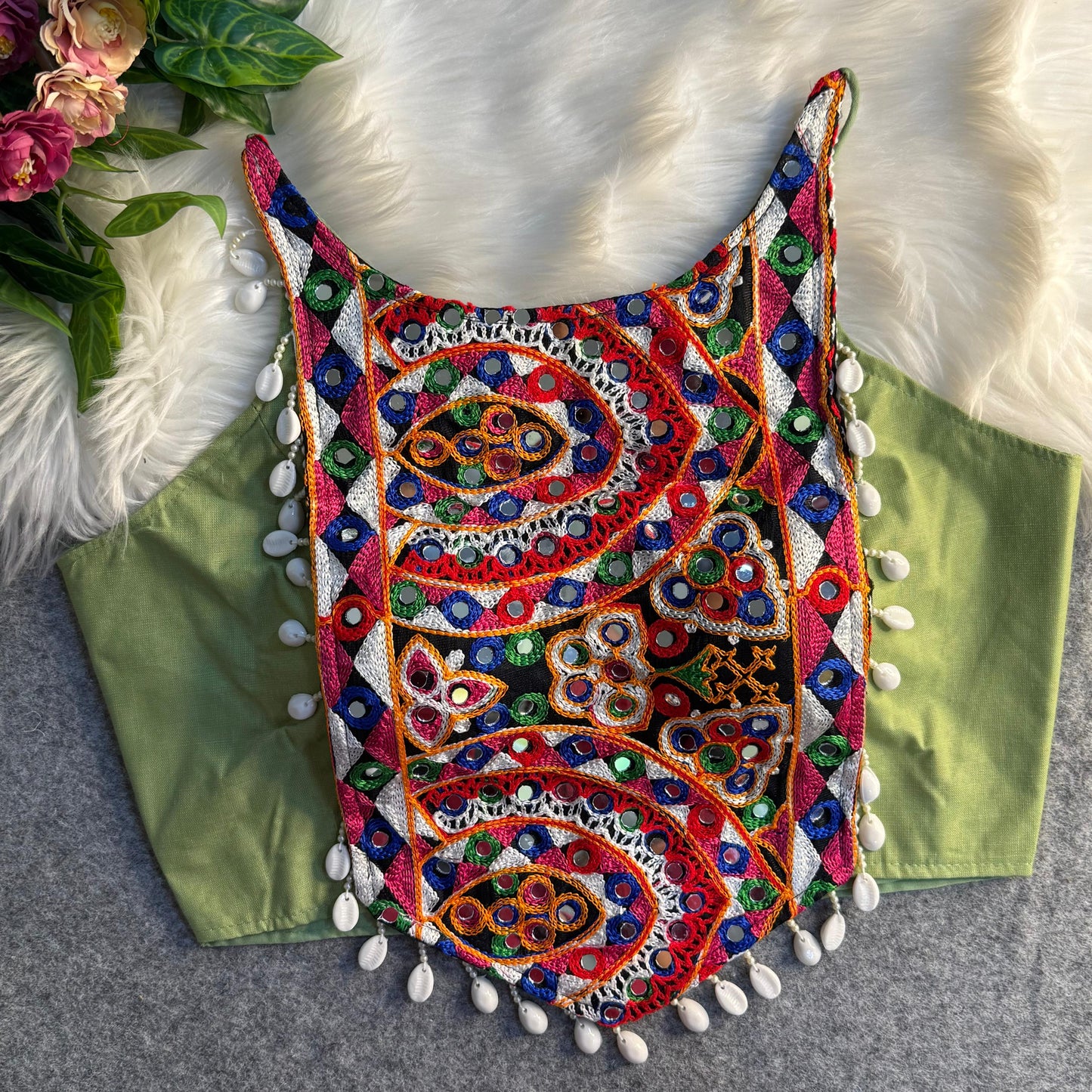 SPAGHETTI STYLE REAL SHELL BLOUSE