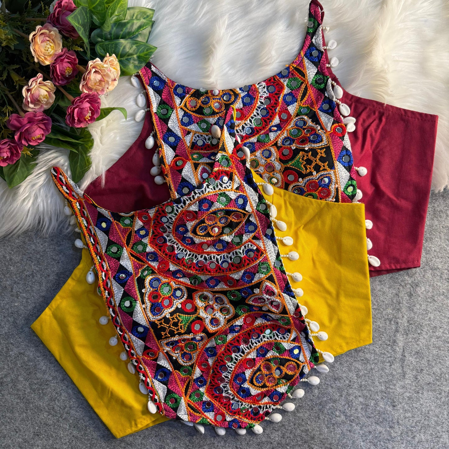 SPAGHETTI STYLE REAL SHELL BLOUSE