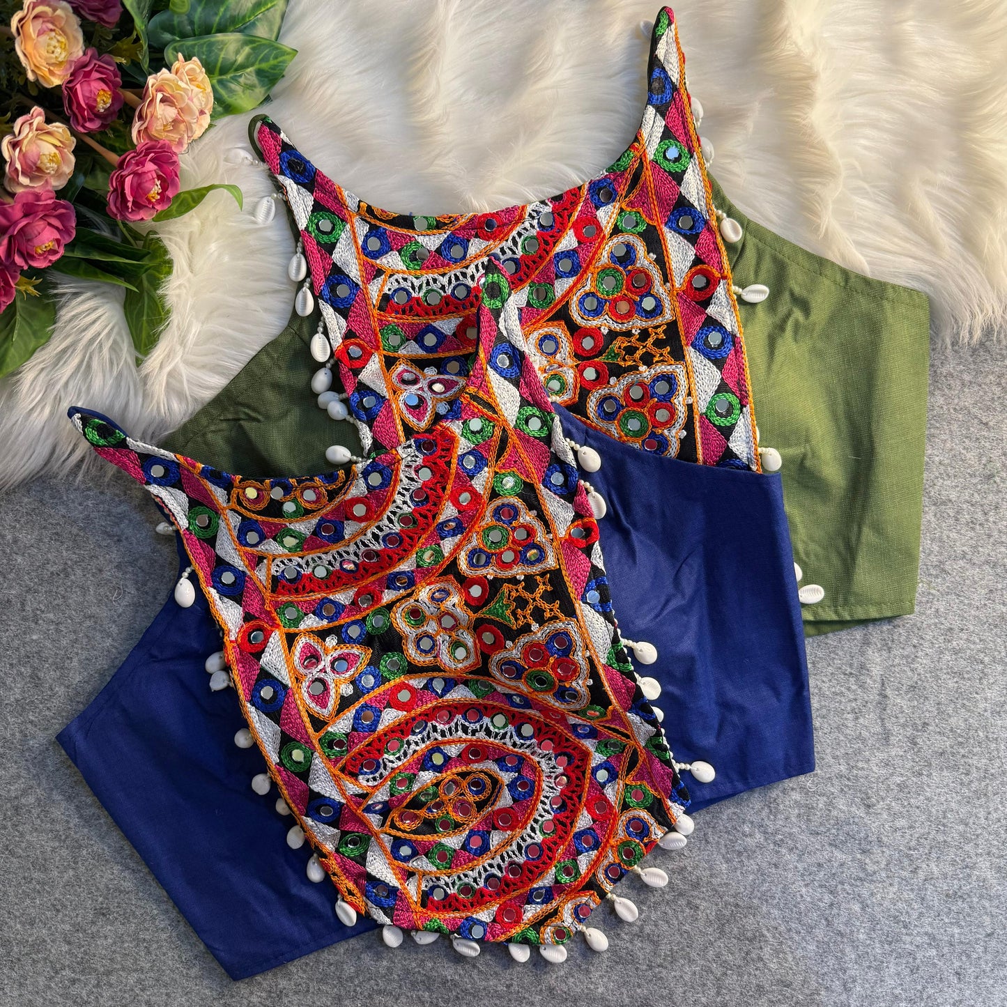 SPAGHETTI STYLE REAL SHELL BLOUSE