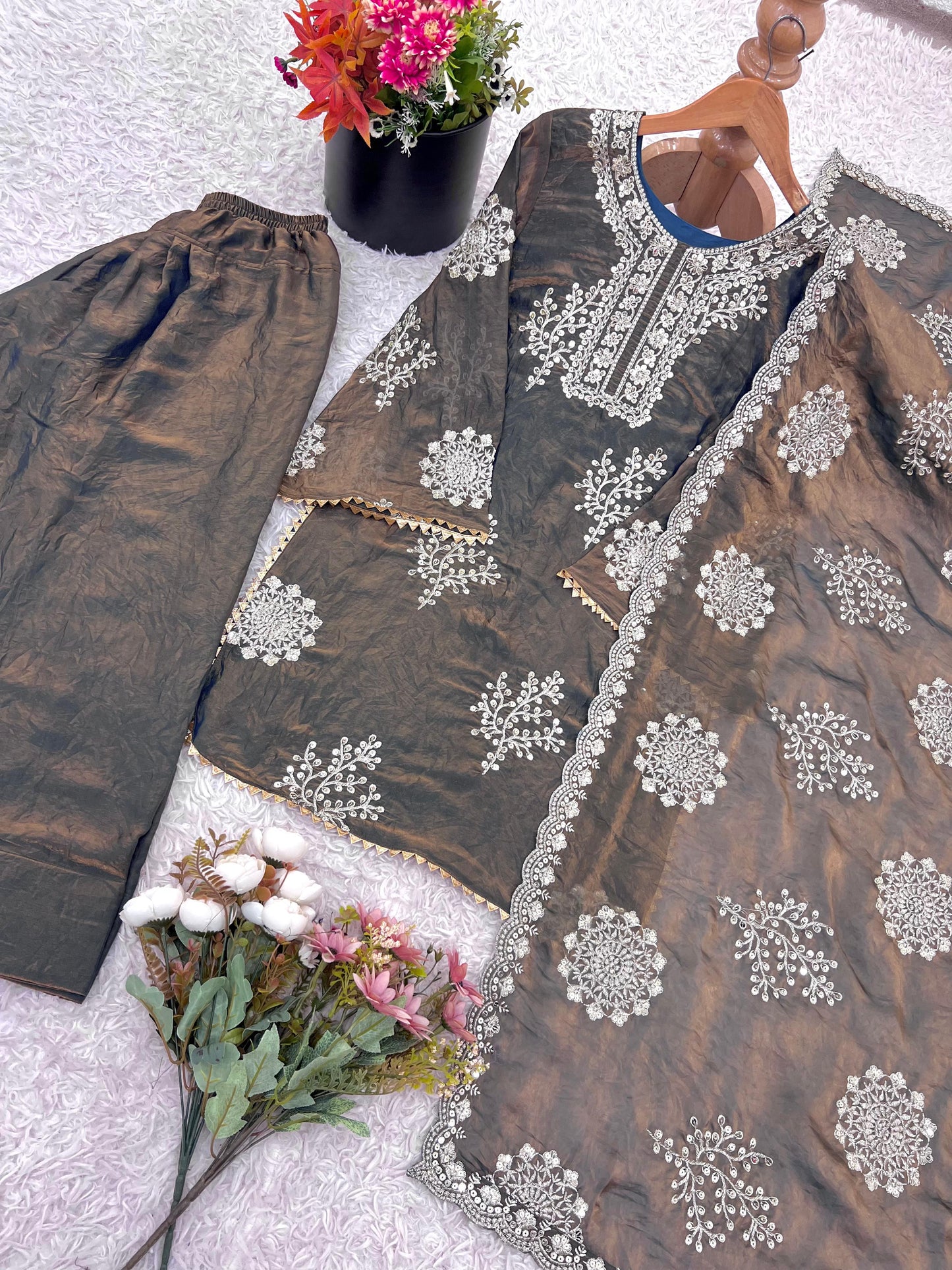 Women’s Ethnic Wear