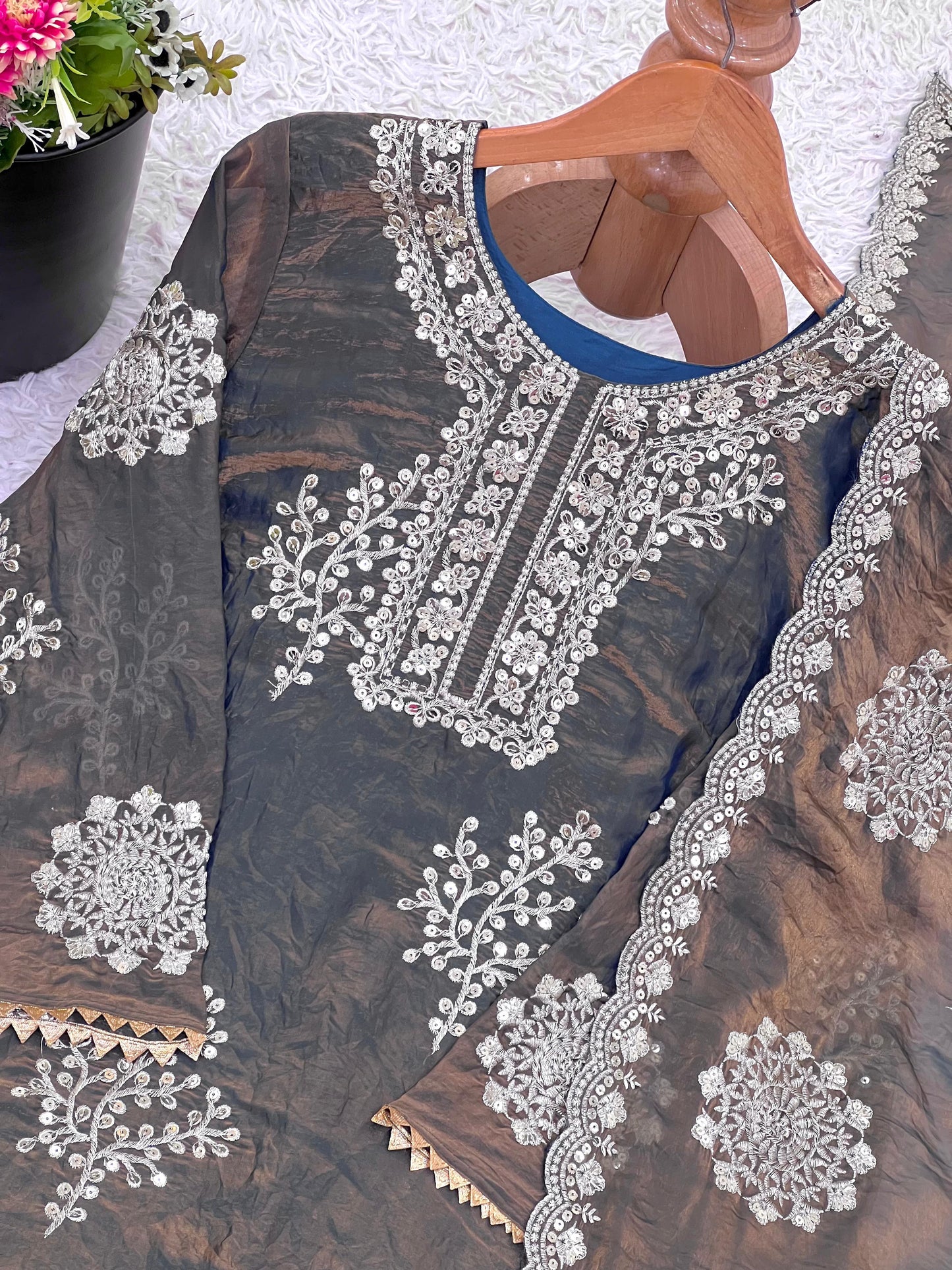 Women’s Ethnic Wear