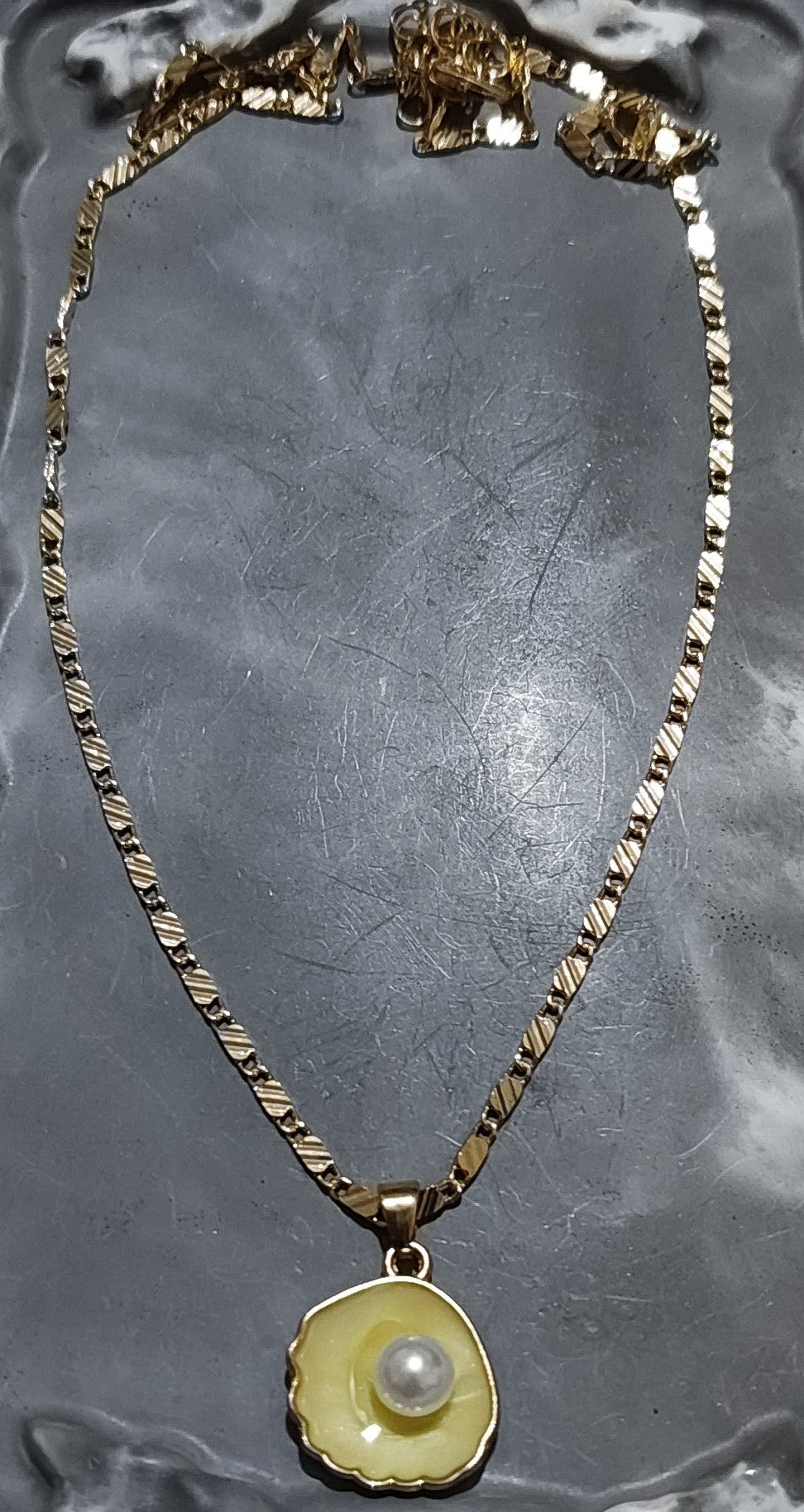 Shell Pearl Necklace