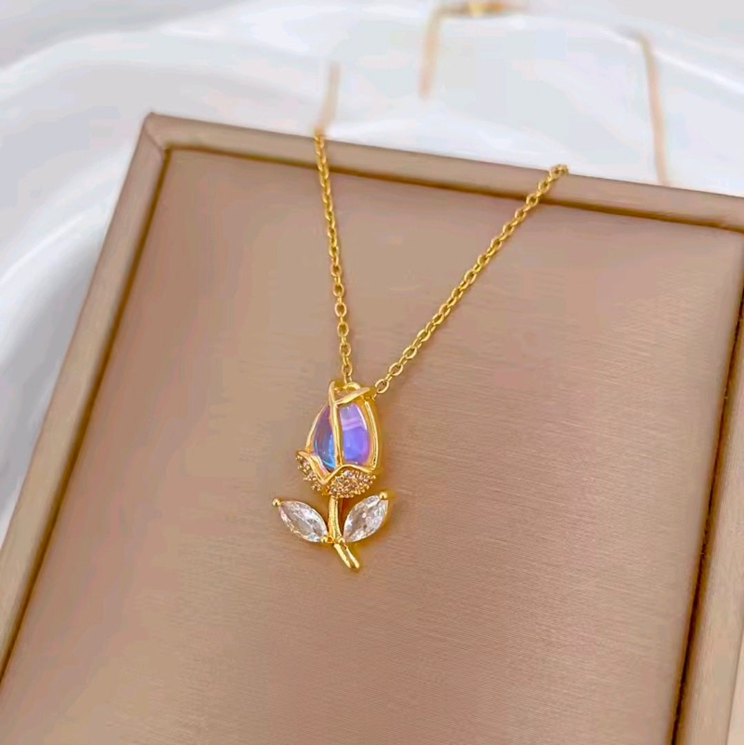 Tulip Necklace