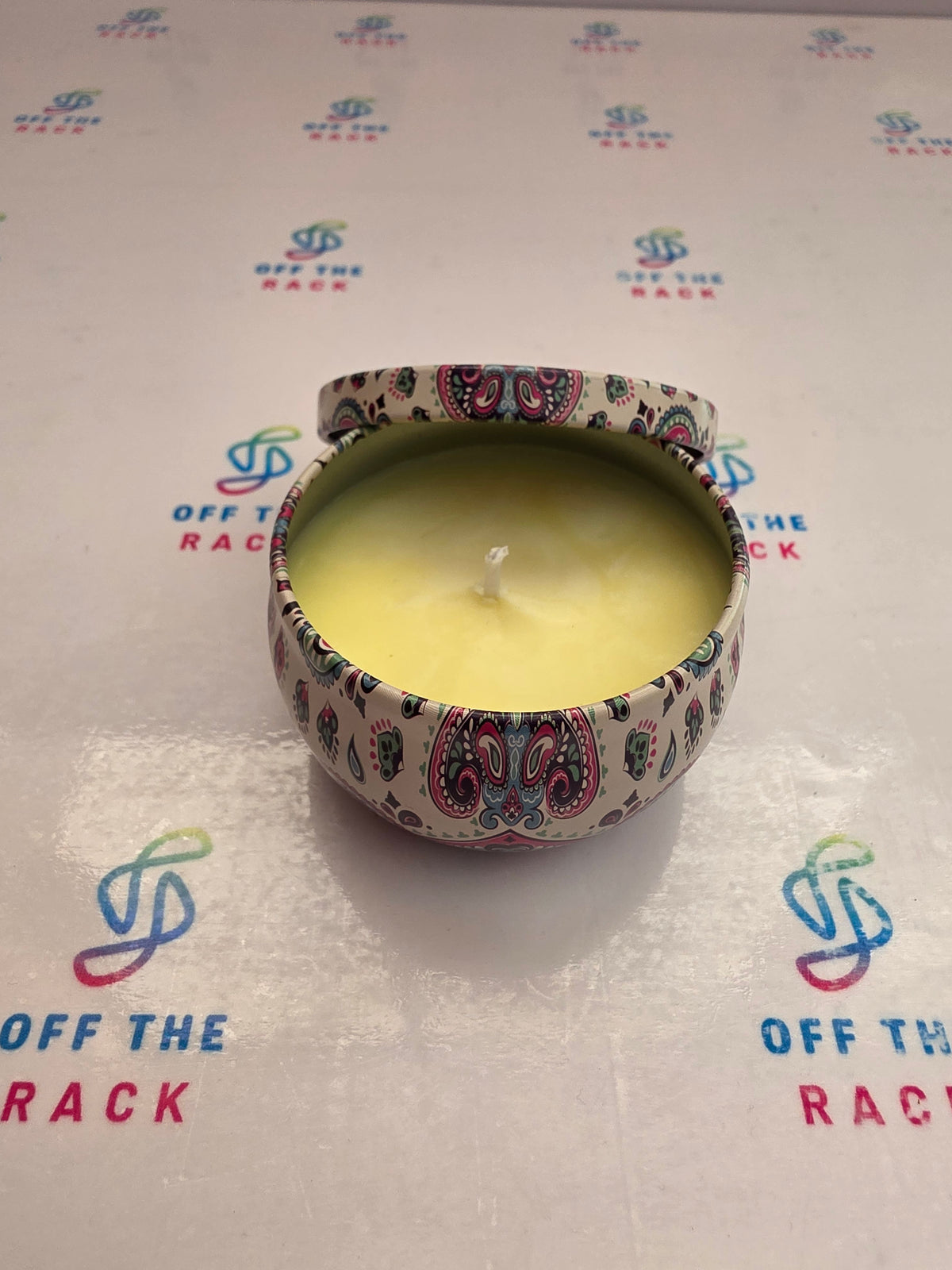 Golden Petals Mandala Tin Candle