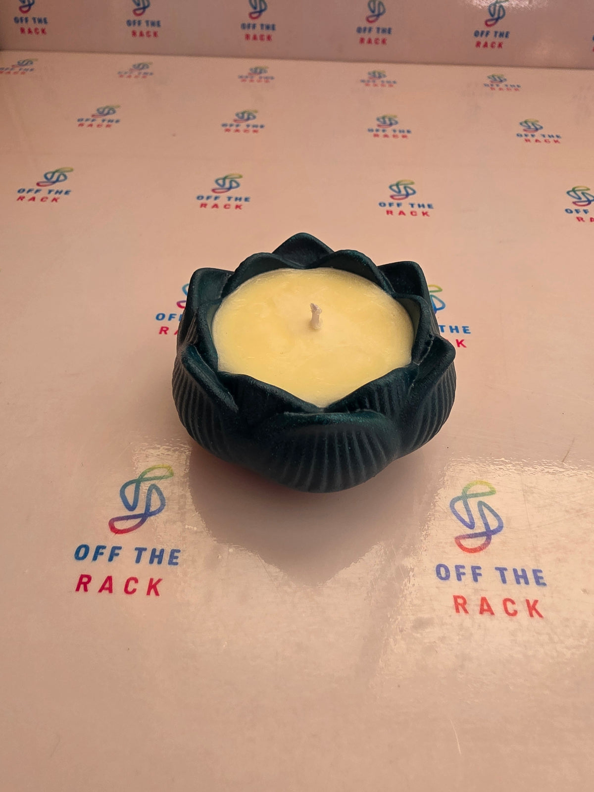 Sandalwood Aarti Lotus Candle