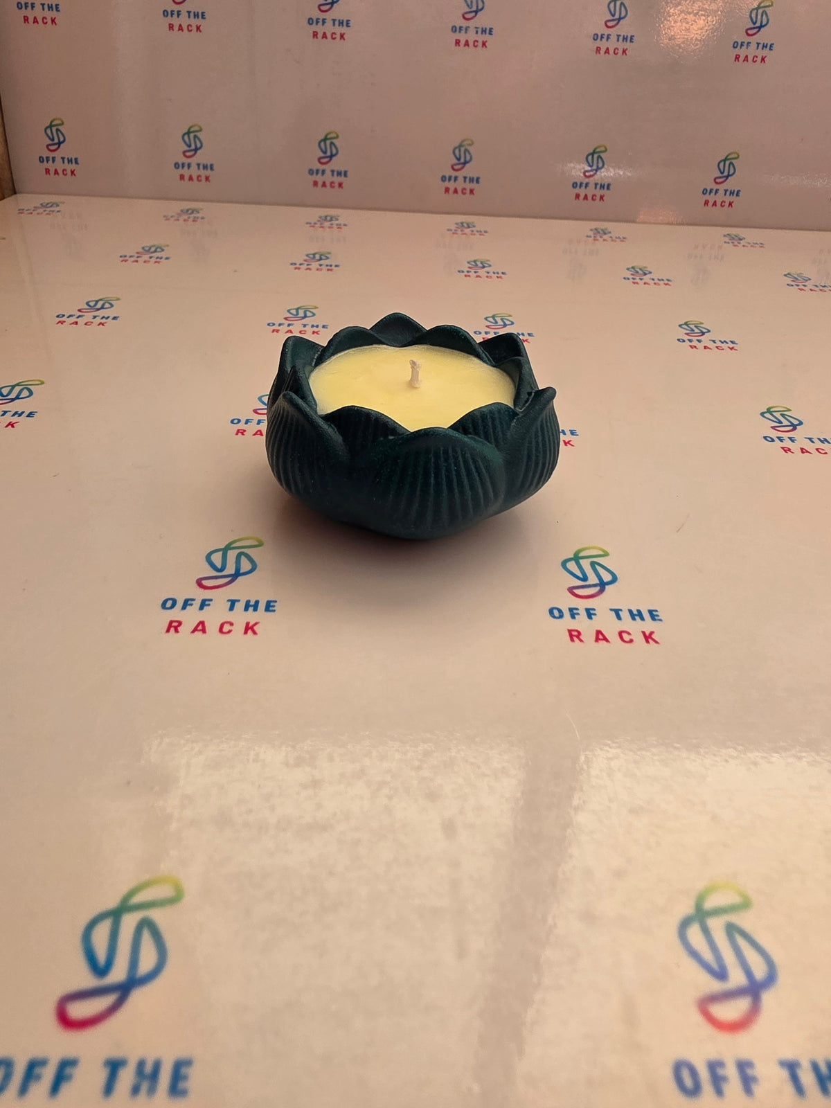 Sandalwood Aarti Lotus Candle