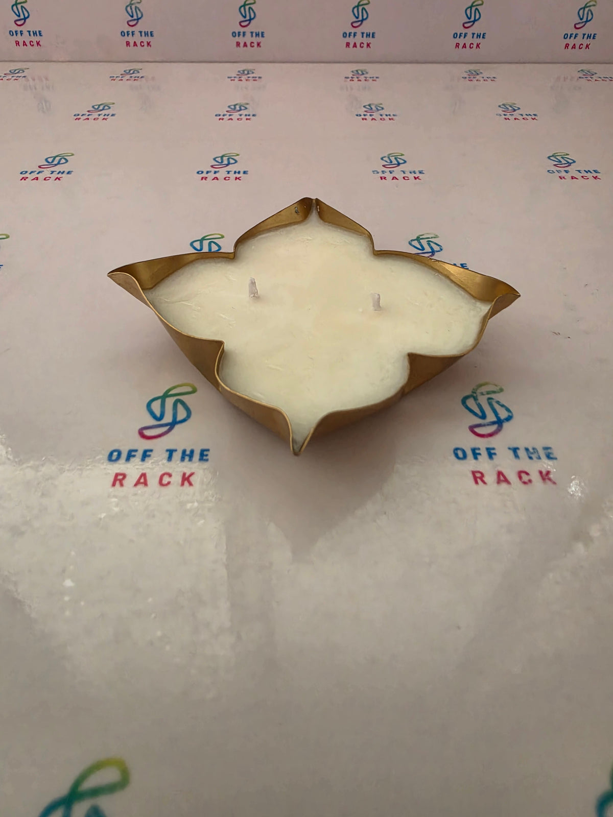 Mogra Chandni 4 Leaf Urli Candle
