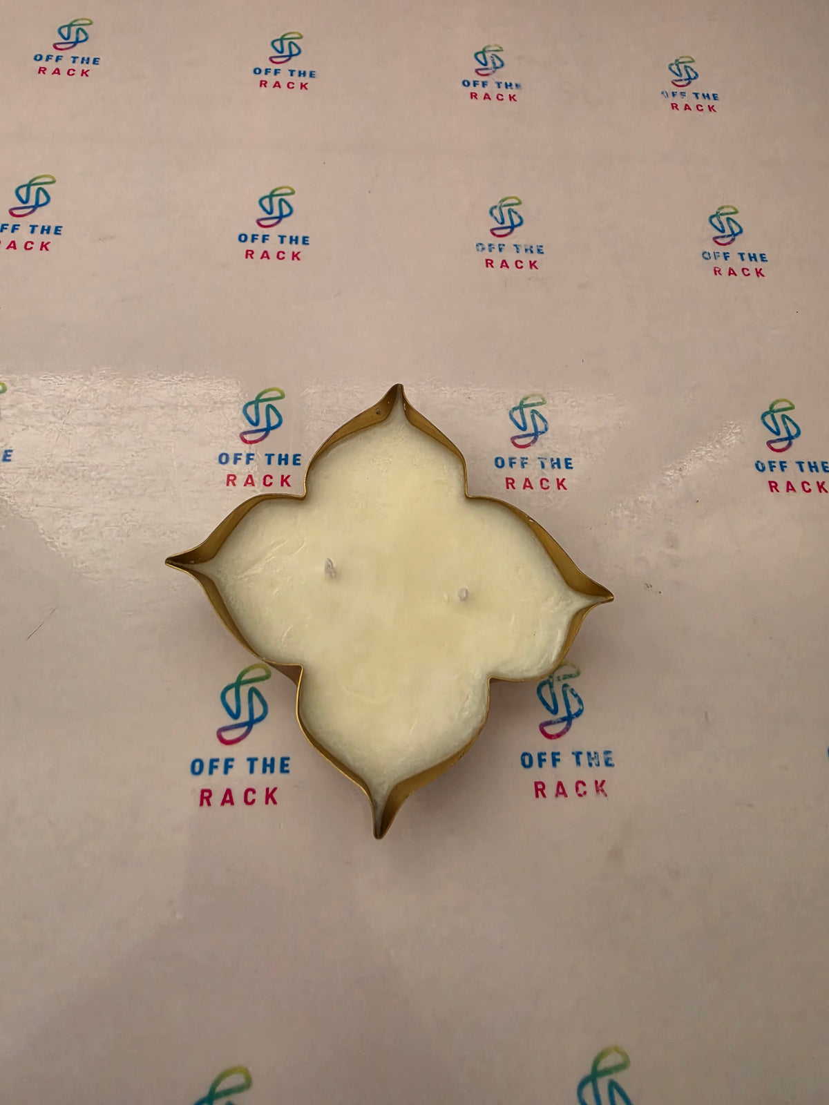 Mogra Chandni 4 Leaf Urli Candle