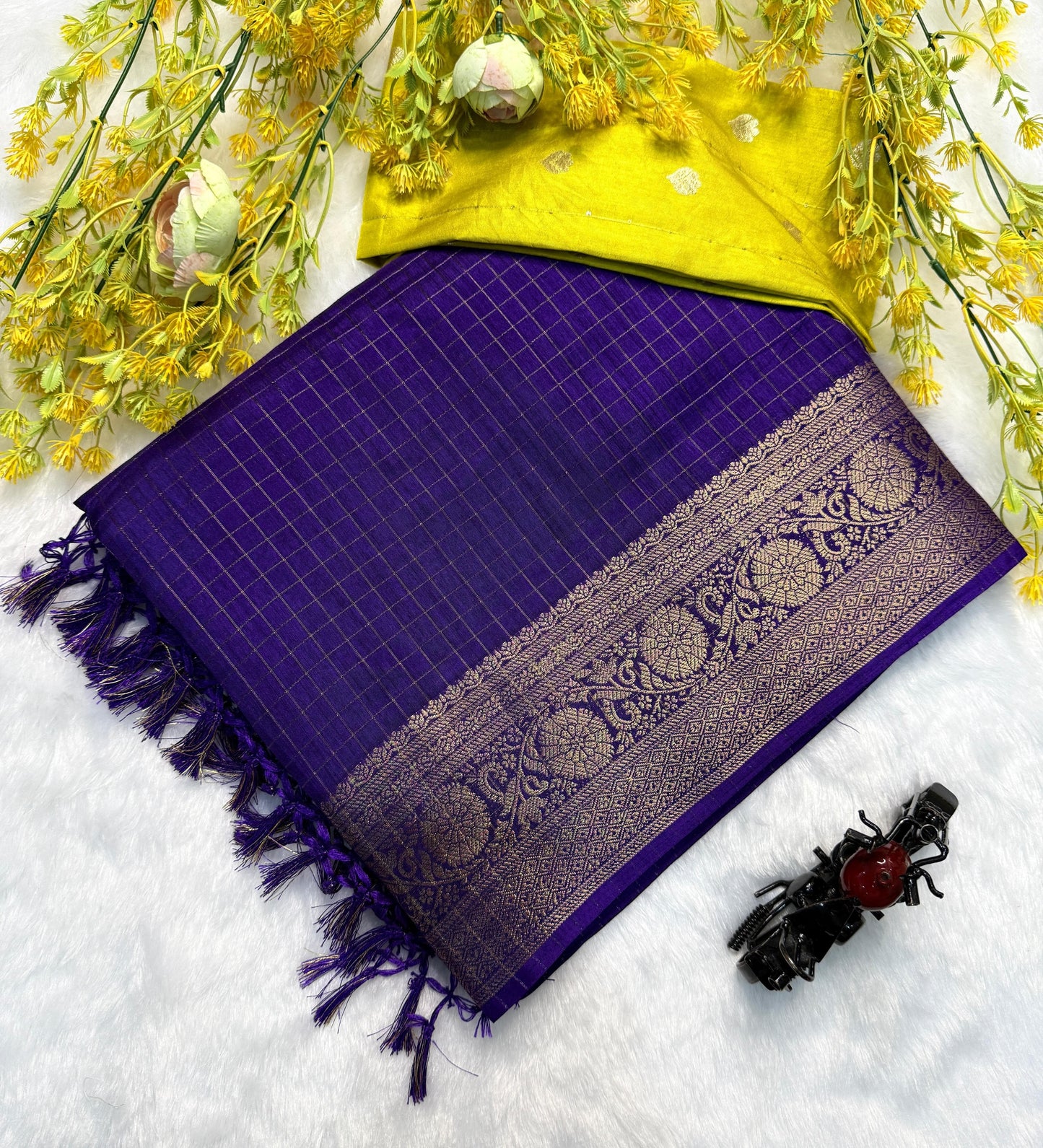 Dola Checks Saree