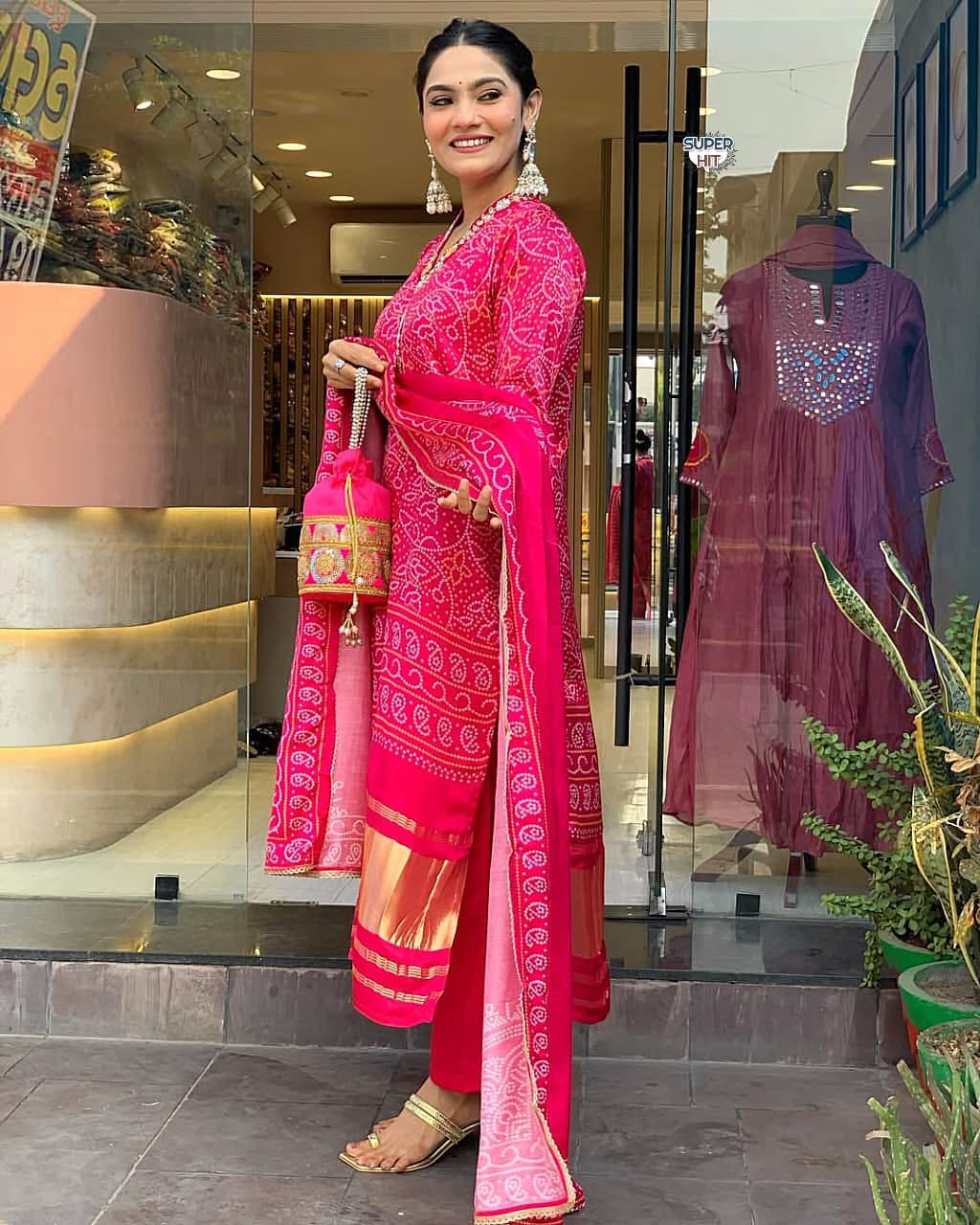 NAVYA (7013)