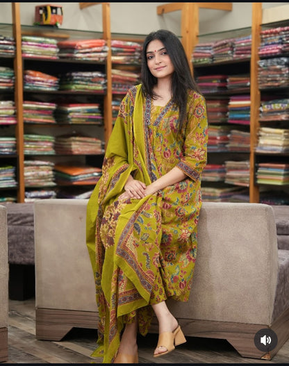 Kurti Set