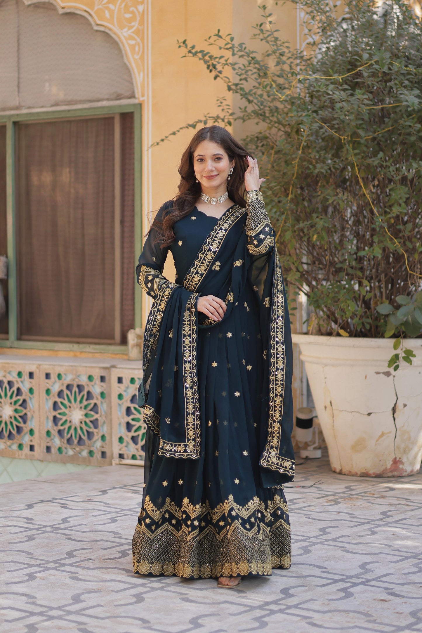 DESIGNER READYMADE GOWN