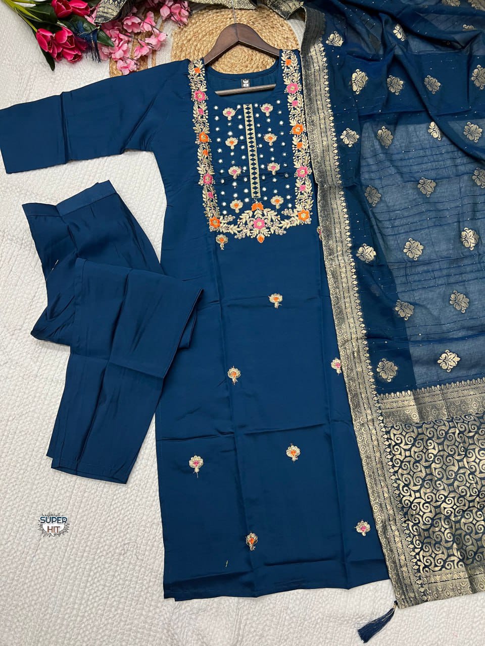 SUIT SET