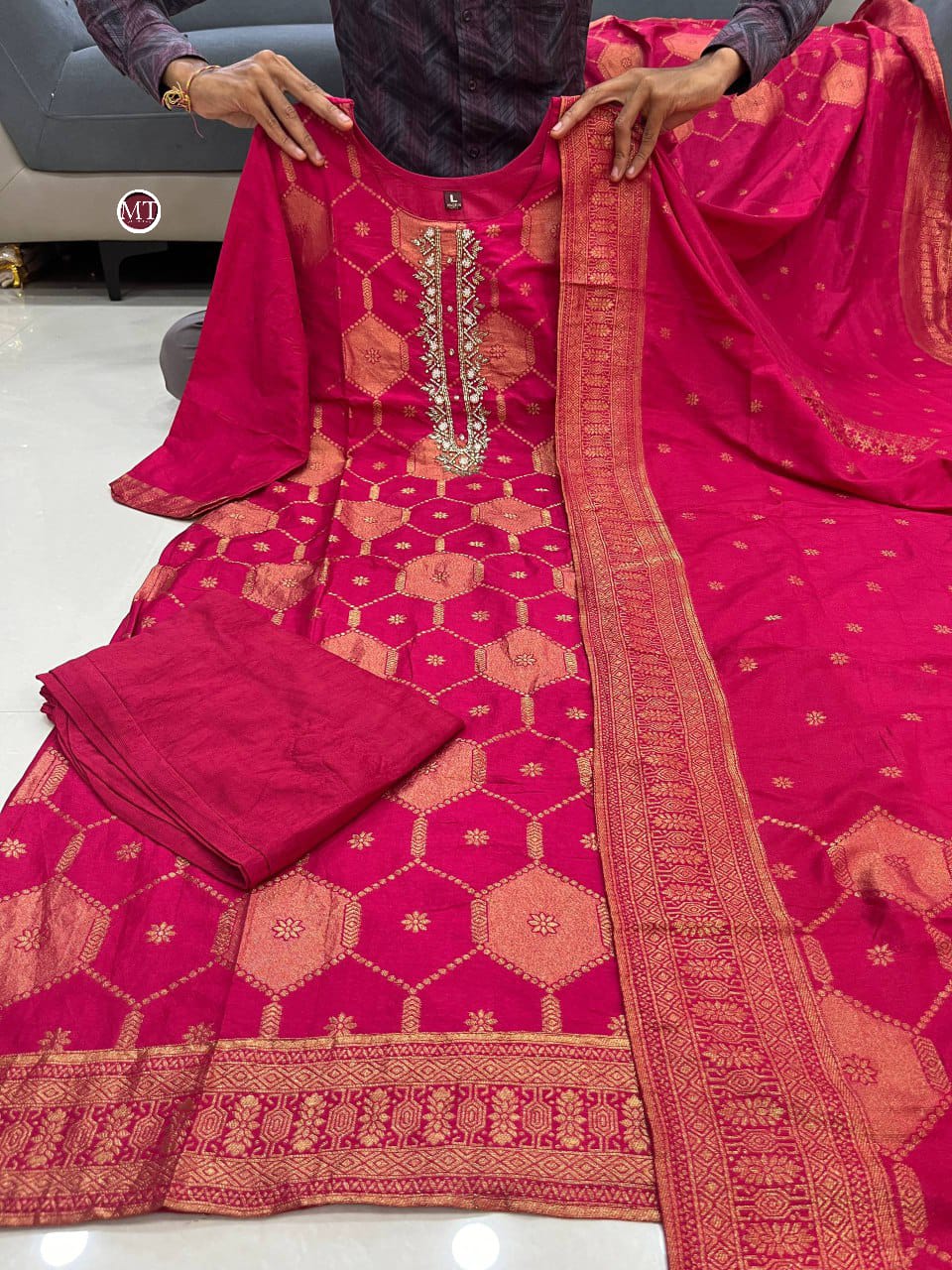 JENI SUIT SET