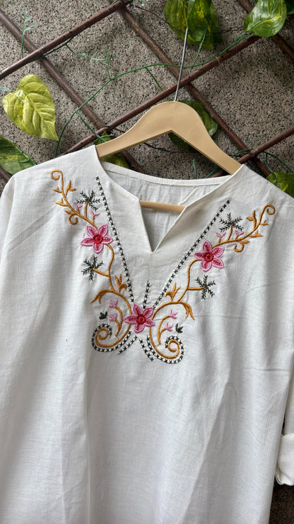 FLORETTE EMBROIDERED TOP