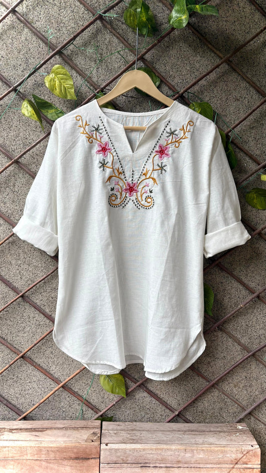 FLORETTE EMBROIDERED TOP
