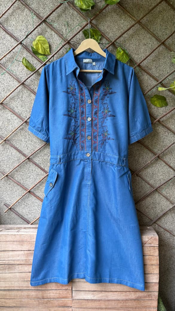 FLORAL EMBROIDERED DENIM DRESS