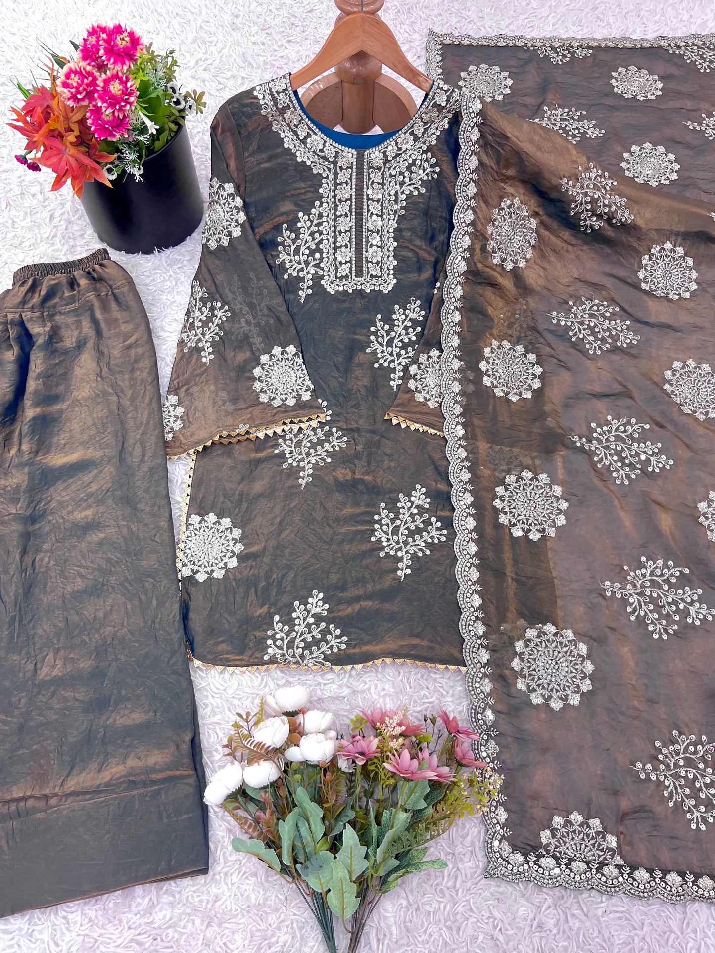 Women’s Ethnic Wear