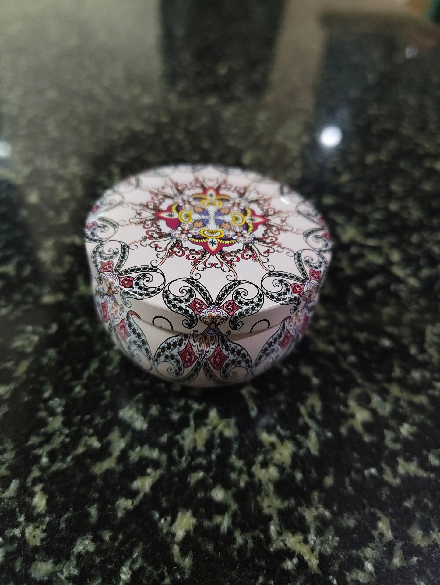 Sticky Toffee Noel Mandala Tin Candle