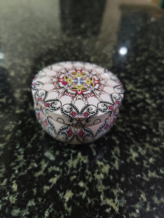 Sticky Toffee Noel Mandala Tin Candle