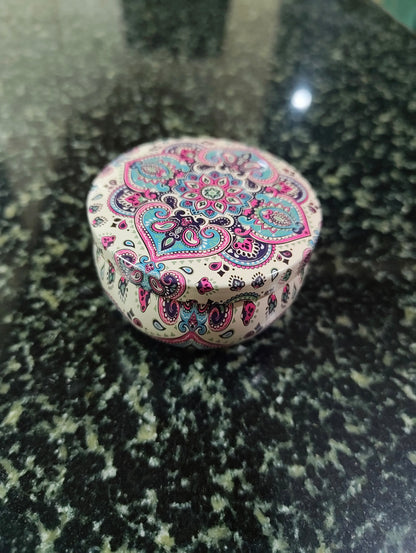 Yuletide Bakery Mandala Tin Candle