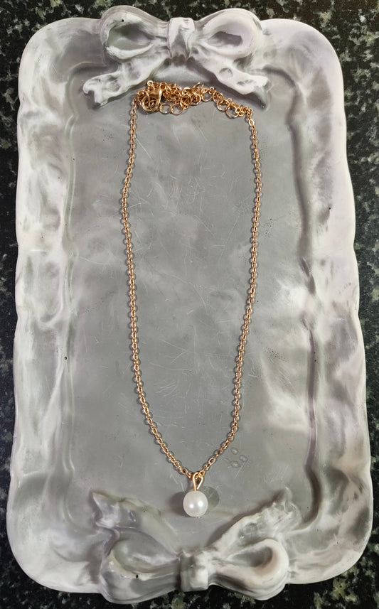 Golden Pearl Necklace
