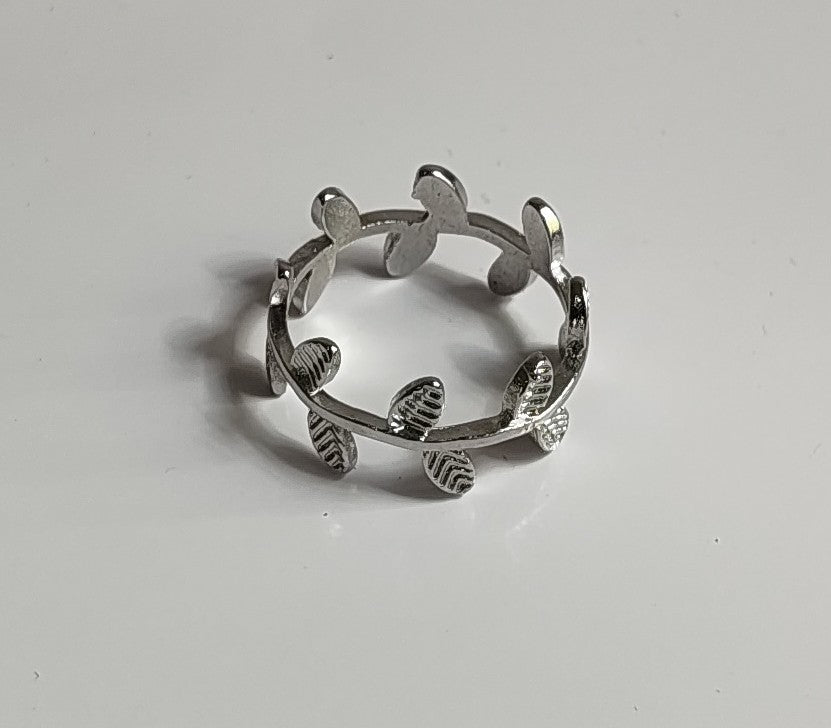 Silver Leaf Ring