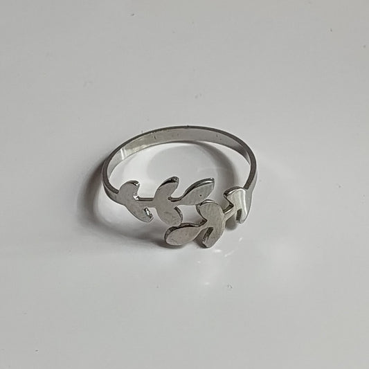 Silver Leaf Ring