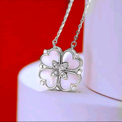 Clover Magnetic Necklace